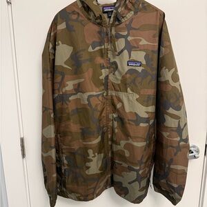 Lightweight Patagonia Multicolor Camouflage Jacket